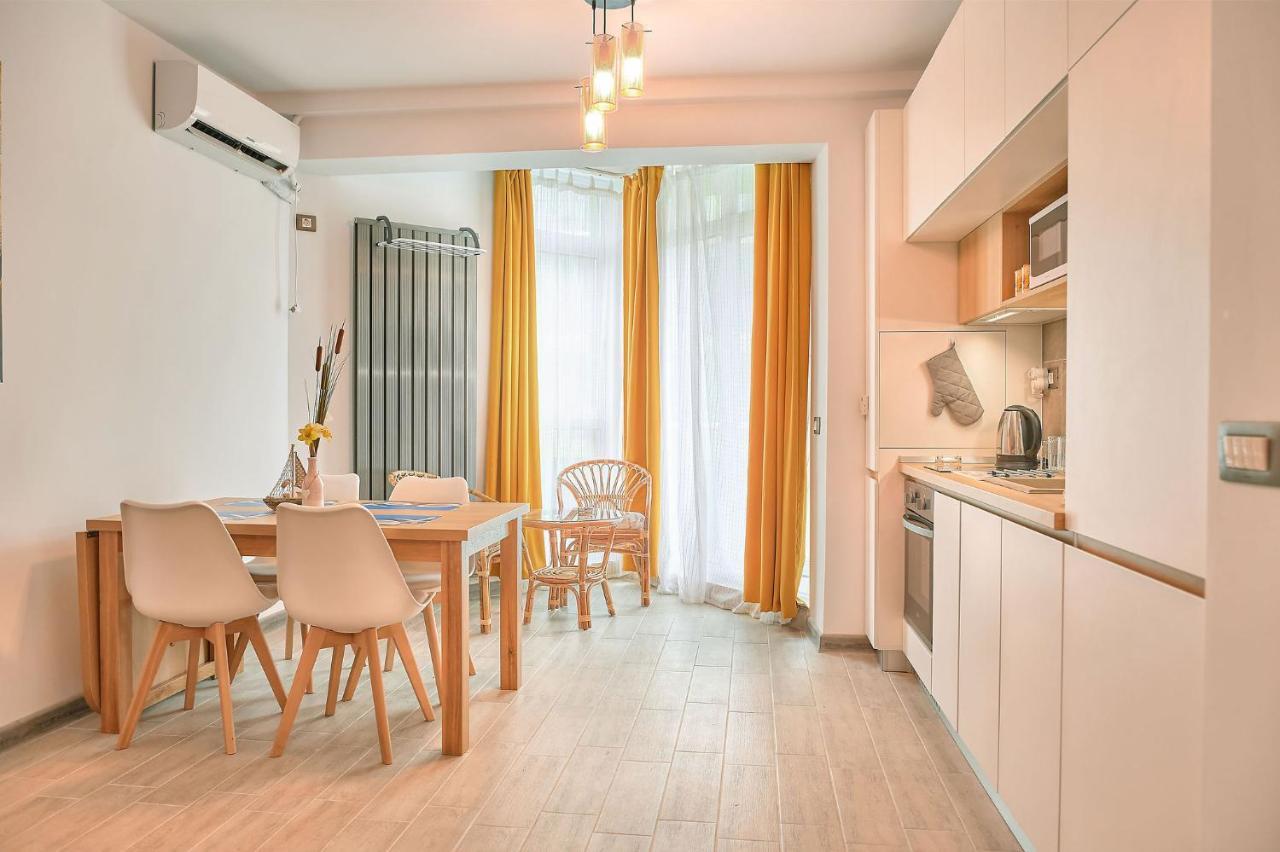 Opal Luxury Apartment 92 Spa N Pool Beach Resort Năvodari Extérieur photo